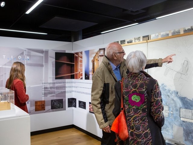 Vernissage de l'exposition "Frédéric Levrat : L'architecture en 3 dimensions"